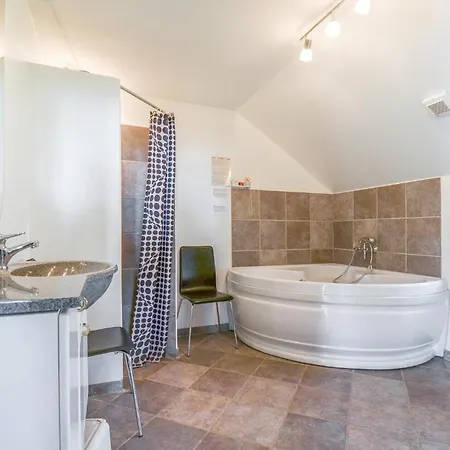 3 Bedroom Lovely Home In Glesborg Glesborg